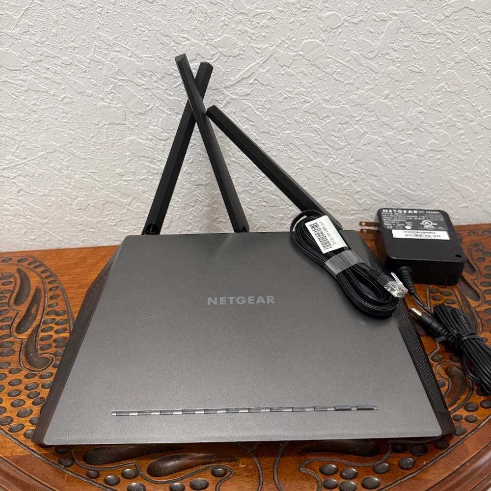NETGEAR Nighthawk AC1900 Smart Wi-Fi Router Gaming/Streami, R7000